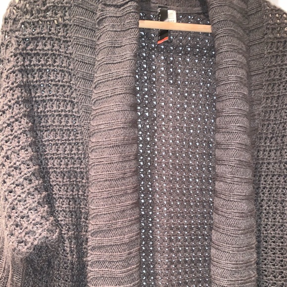 Cozy, knit sweater-shawl - Picture 3 of 7